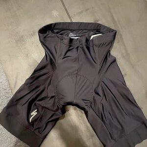 Men’s padded cycling shorts
